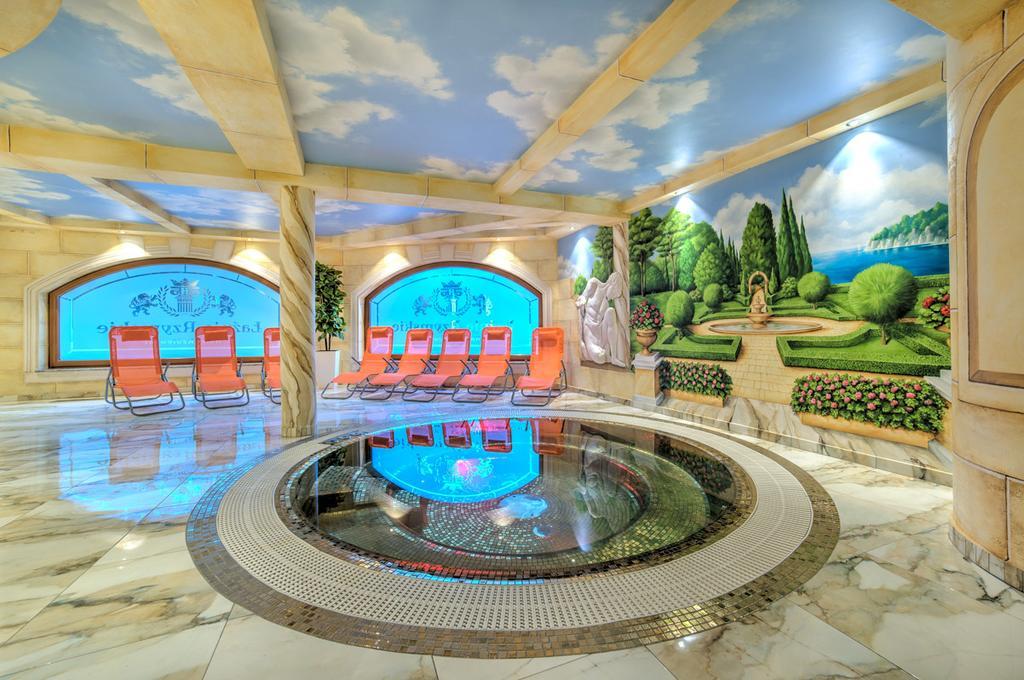 Hotel Krolewski Janów Lubelski Buitenkant foto