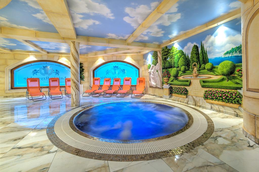 Hotel Krolewski Janów Lubelski Buitenkant foto