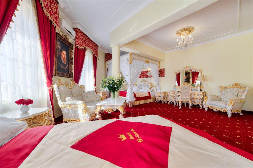 Hotel Krolewski Janów Lubelski Buitenkant foto