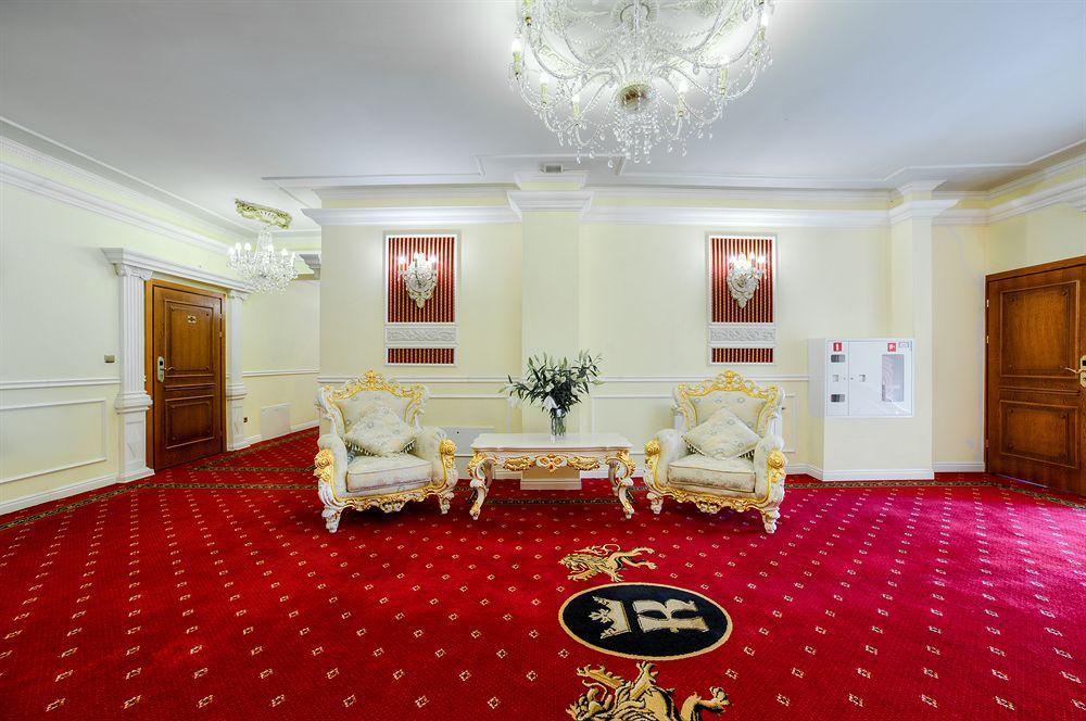 Hotel Krolewski Janów Lubelski Buitenkant foto