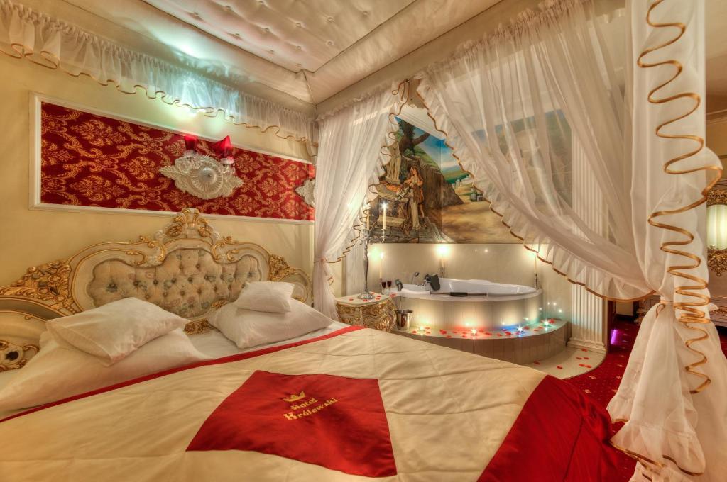 Hotel Krolewski Janów Lubelski Kamer foto