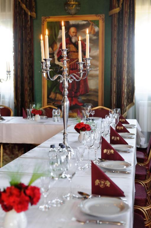 Hotel Krolewski Janów Lubelski Buitenkant foto