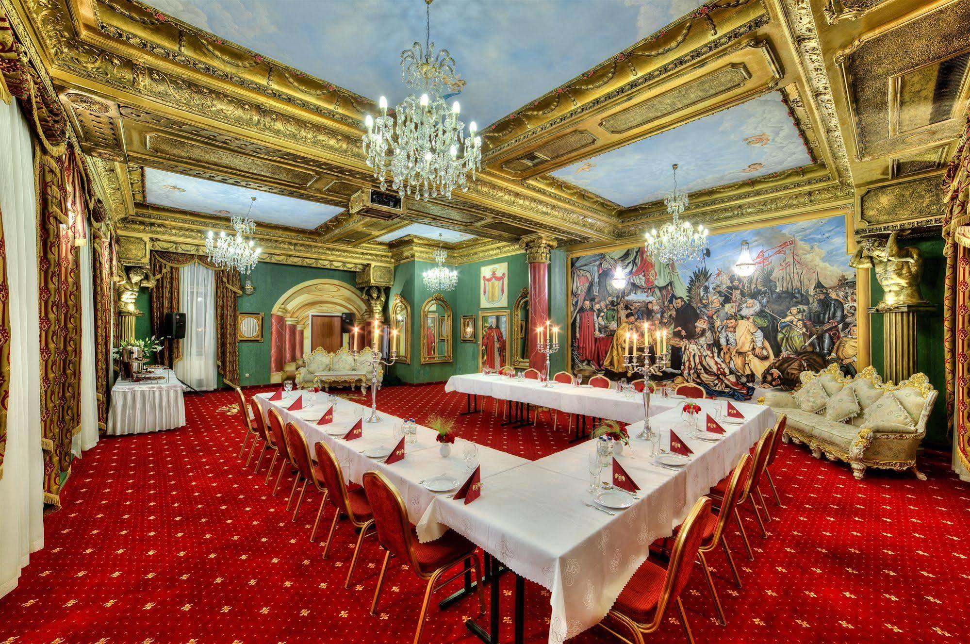 Hotel Krolewski Janów Lubelski Buitenkant foto