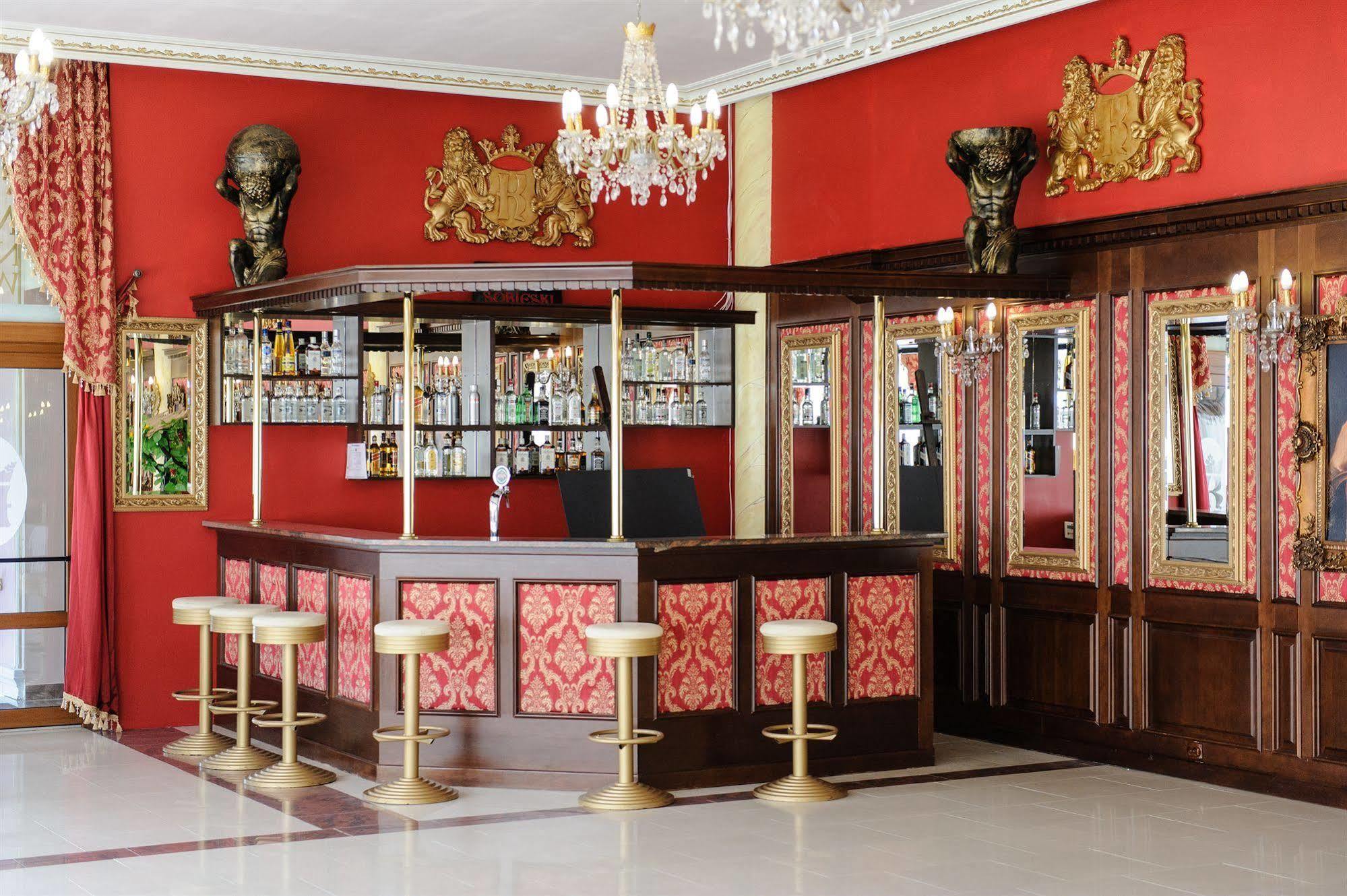 Hotel Krolewski Janów Lubelski Buitenkant foto