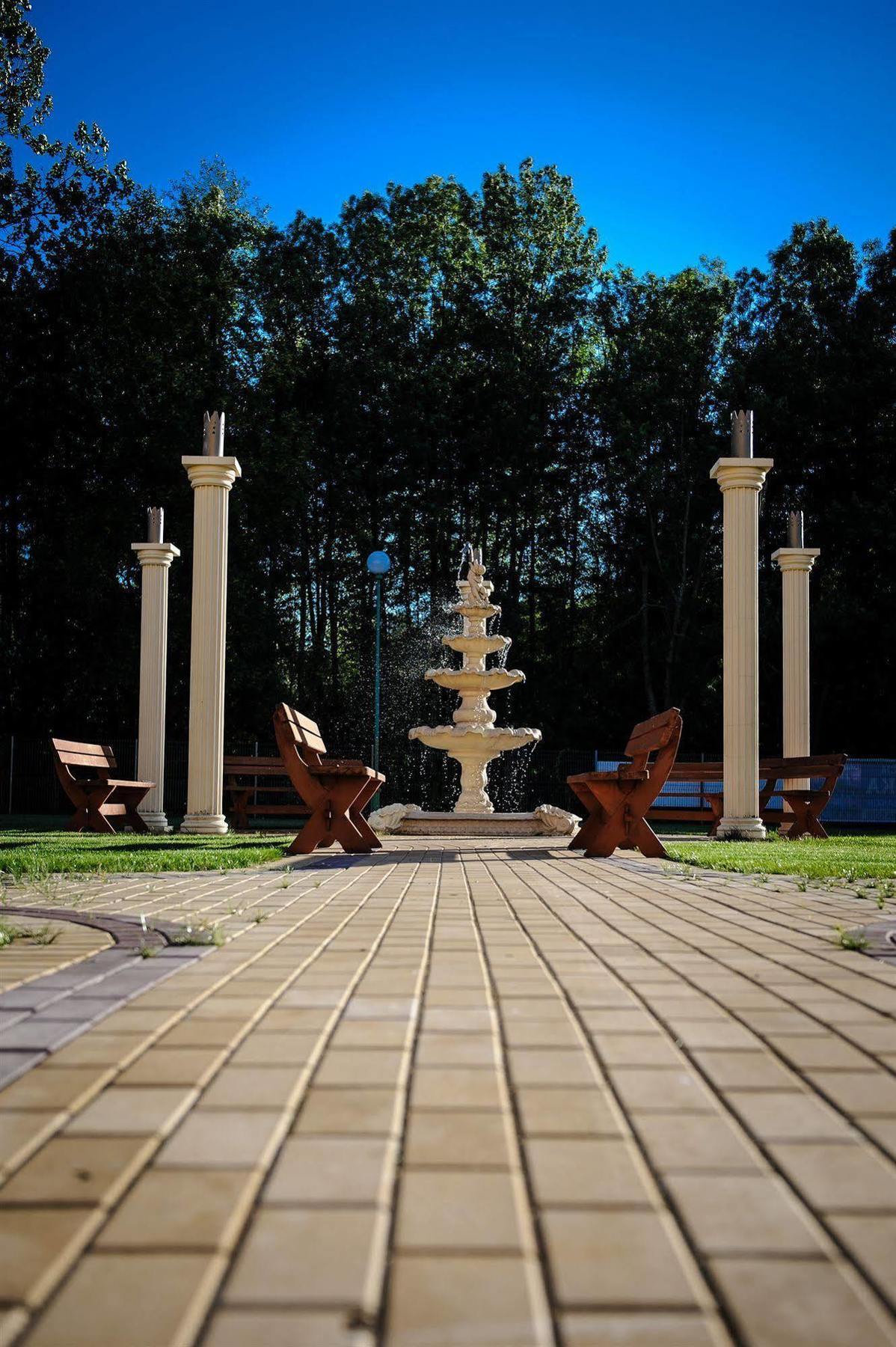 Hotel Krolewski Janów Lubelski Buitenkant foto