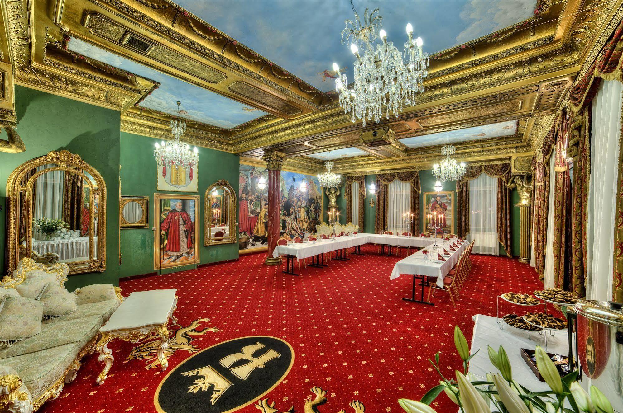 Hotel Krolewski Janów Lubelski Buitenkant foto