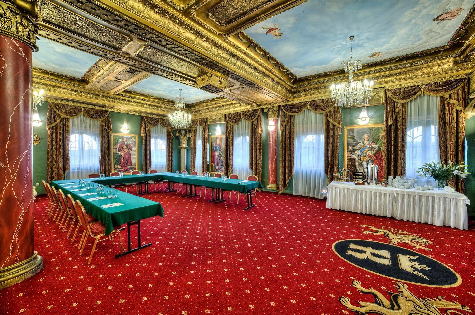 Hotel Krolewski Janów Lubelski Buitenkant foto